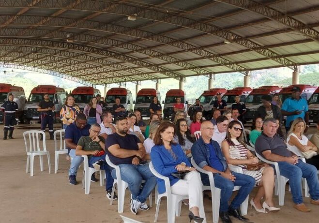 Entrega das ambulâncias SAMU 192